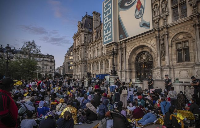 Quelque 200 migrants prêts à dormir devant l’Hôtel de Ville