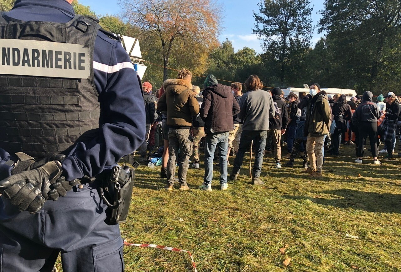 Isère. La rave-party géante coûte cher à ce teufeur, la justice se montre intraitable