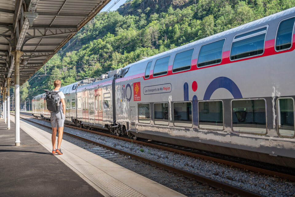 Dans la grande majorité des cas, Guillaume privilégie le train pour ses aventures à travers l'Occitanie.
