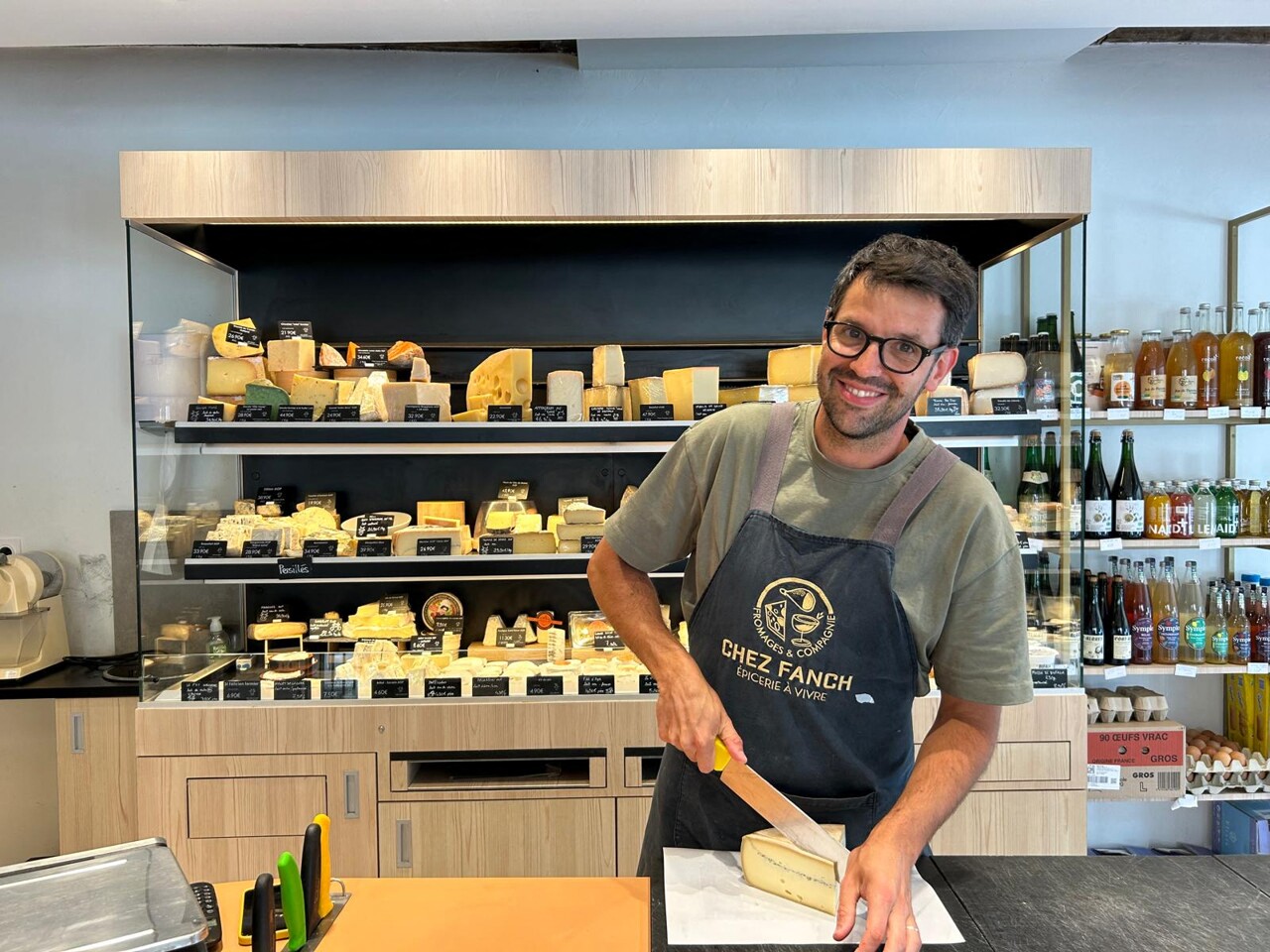 dans cette fromagerie de Rennes, la raclette cartonne cet été