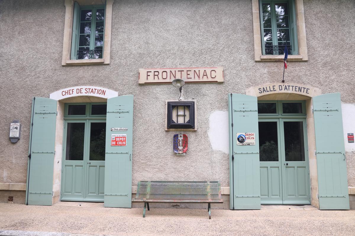 « Floraison majeure », à La Sauve, une œuvre de l’artisan d’art Alain Chevalier sur les pelouses de l’ancienne abbaye. À voir jusqu’au 2 novembre