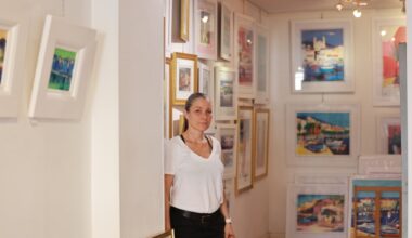 À la galerie Lorenzi, raconter une vie d'épreuves et de couleurs