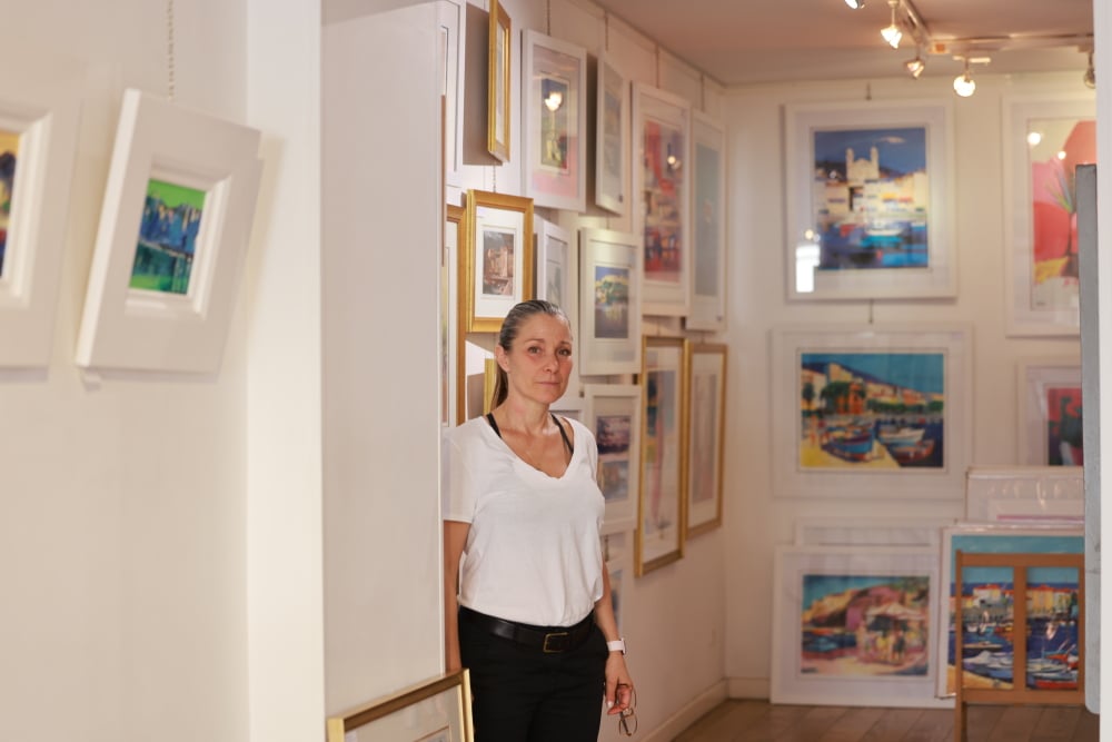 À la galerie Lorenzi, raconter une vie d'épreuves et de couleurs