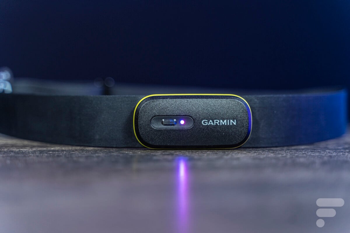 En appairage, la Garmin HRM 600 clignote en violet