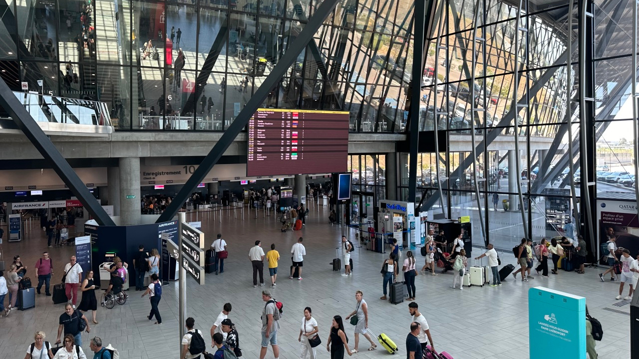 le suspect arrêté à l’aéroport avant de partir en vacances