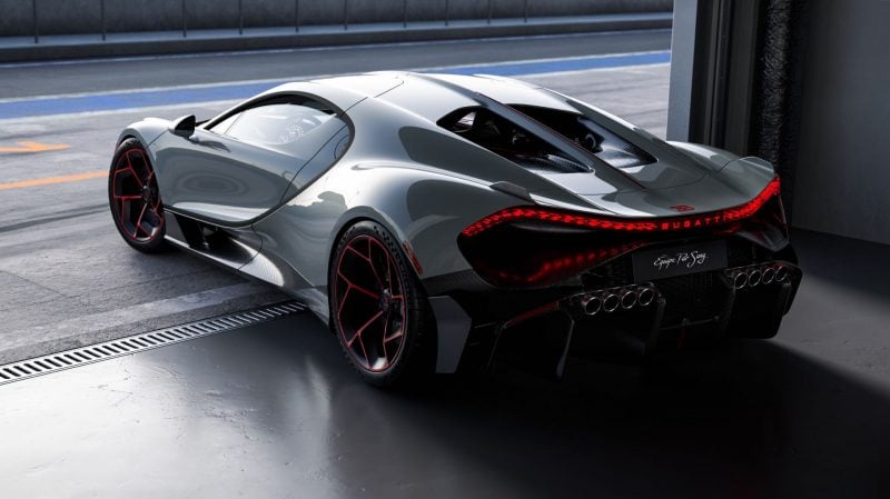 Grâce au pack optionnel Équipe Pur Sang, la Bugatti Tourbillon reçoit pas moins de huit sorties d'échappement. 