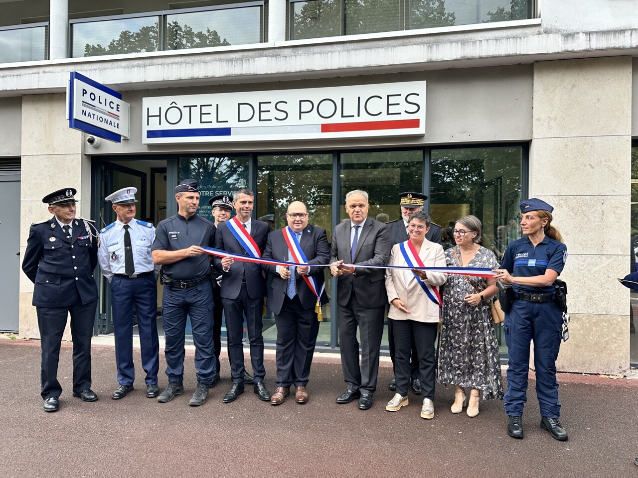 Près de Rennes, le ministre inaugure l'hôtel des polices : quid des renforts sur le terrain ? - Actu.fr