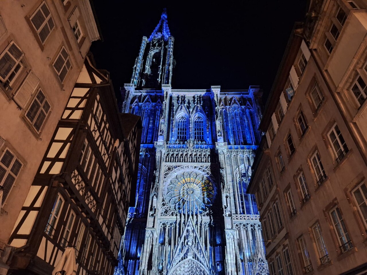 Victime de critiques assassines en ligne, que vaut vraiment le son et lumière de la cathédrale de Strasbourg ?