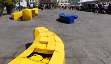 la fausse bonne idée du mobilier "pop" du Vieux-Port