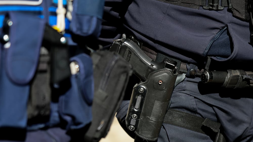 Un jeune homme poignardé après avoir défendu sa compagne dans le tramway à Paris