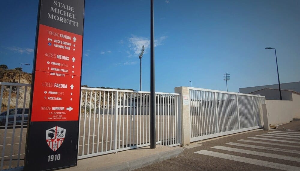 Pour le stade Michel-Moretti, la transition est difficile entre professionnalisme et retour au rang amateur.
