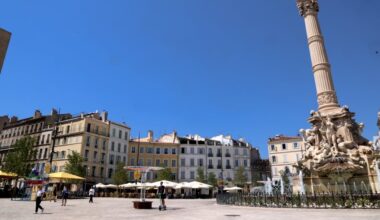 À Marseille, sur la place Castellane rénovée, chacun retrouve des repères