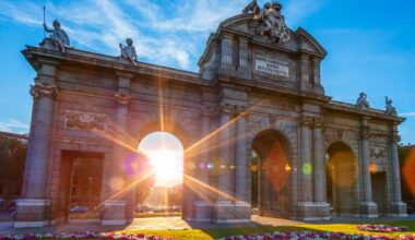 Ce géant français de la construction prépare une expansion fulgurante dans un secteur inattendu en Espagne : le high-tech vert