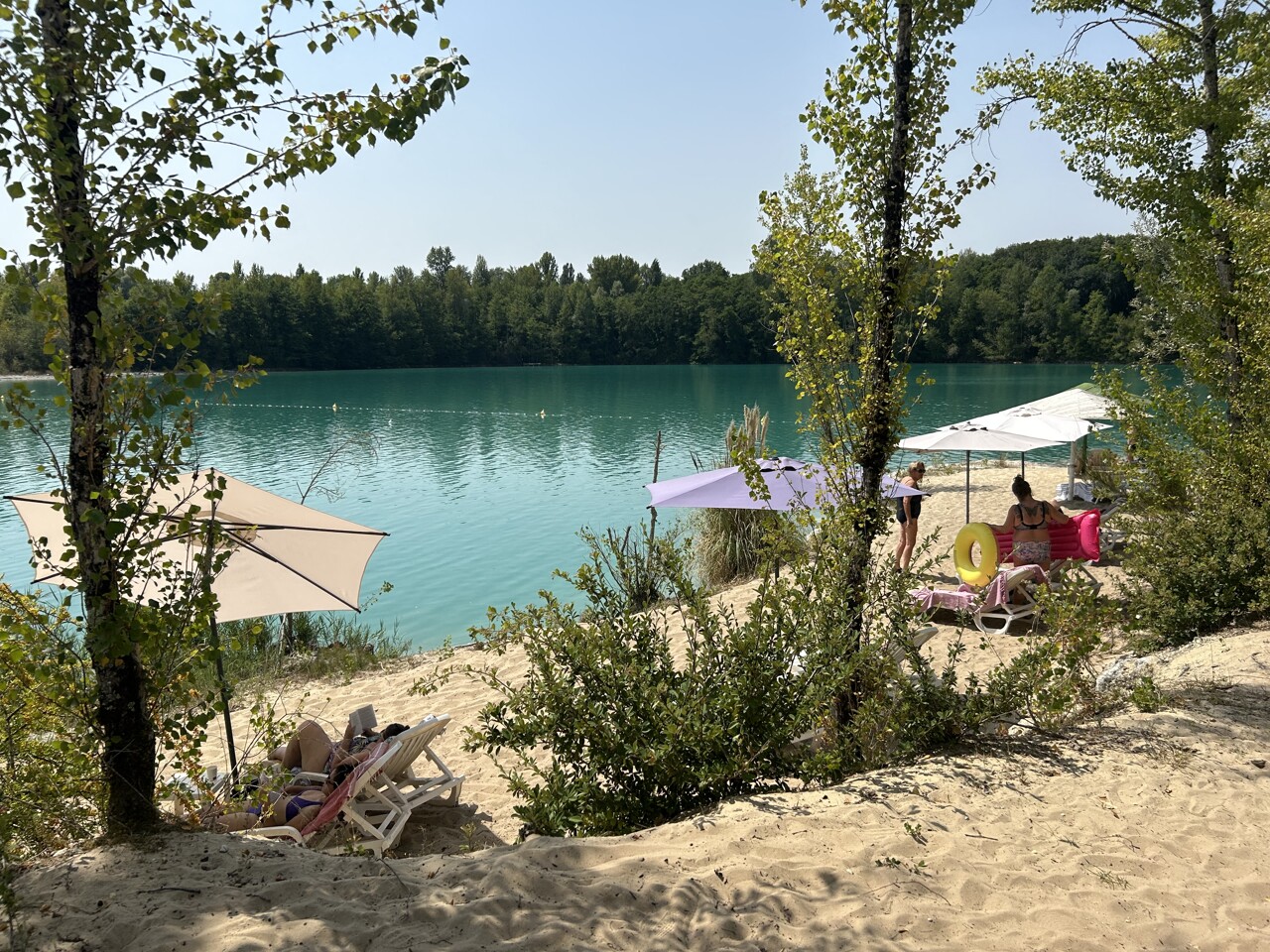 Sous le feu des critiques, cette plage privée à 30km de Bordeaux vaut-elle vraiment le détour ?