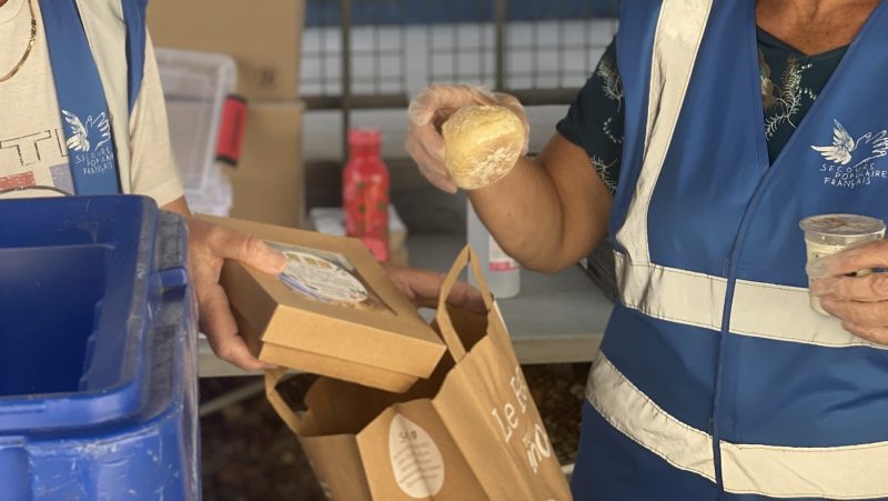 secours populaire restos du coeur abribus