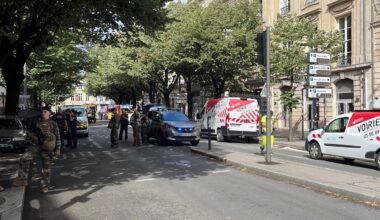 un homme de 85 ans meurt dans un accident de la route, le cours Victor-Hugo fermé
