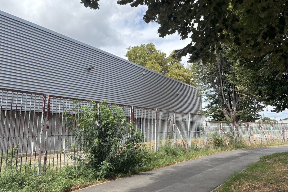 C'est à la place de l'ancien Hall 7 du Parc des Expositions de l'île du Ramier que la Cité de la Natation prendra ses quartiers si le permis de construire est validé.