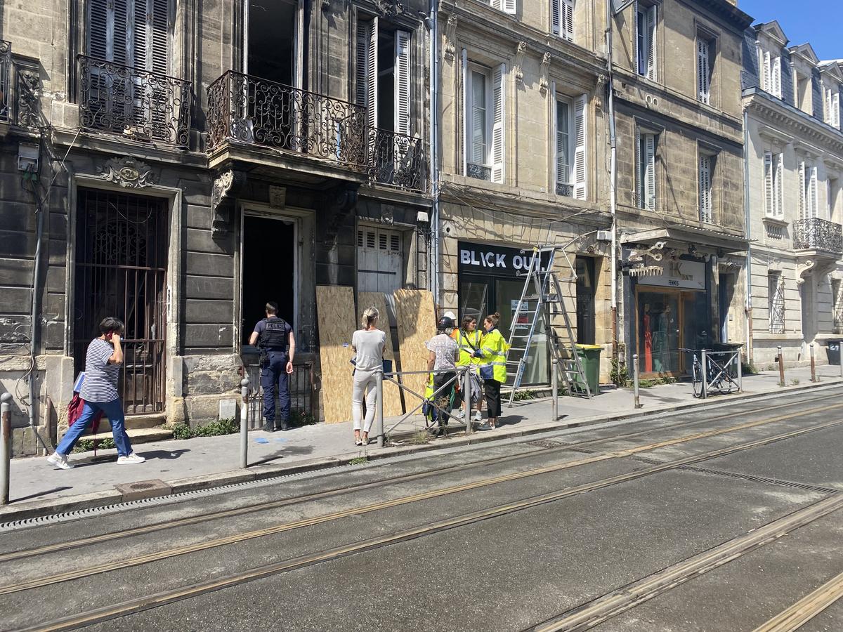 au lendemain de l’incendie cours de l’Argonne à Bordeaux, les riverains constatent les dégâts