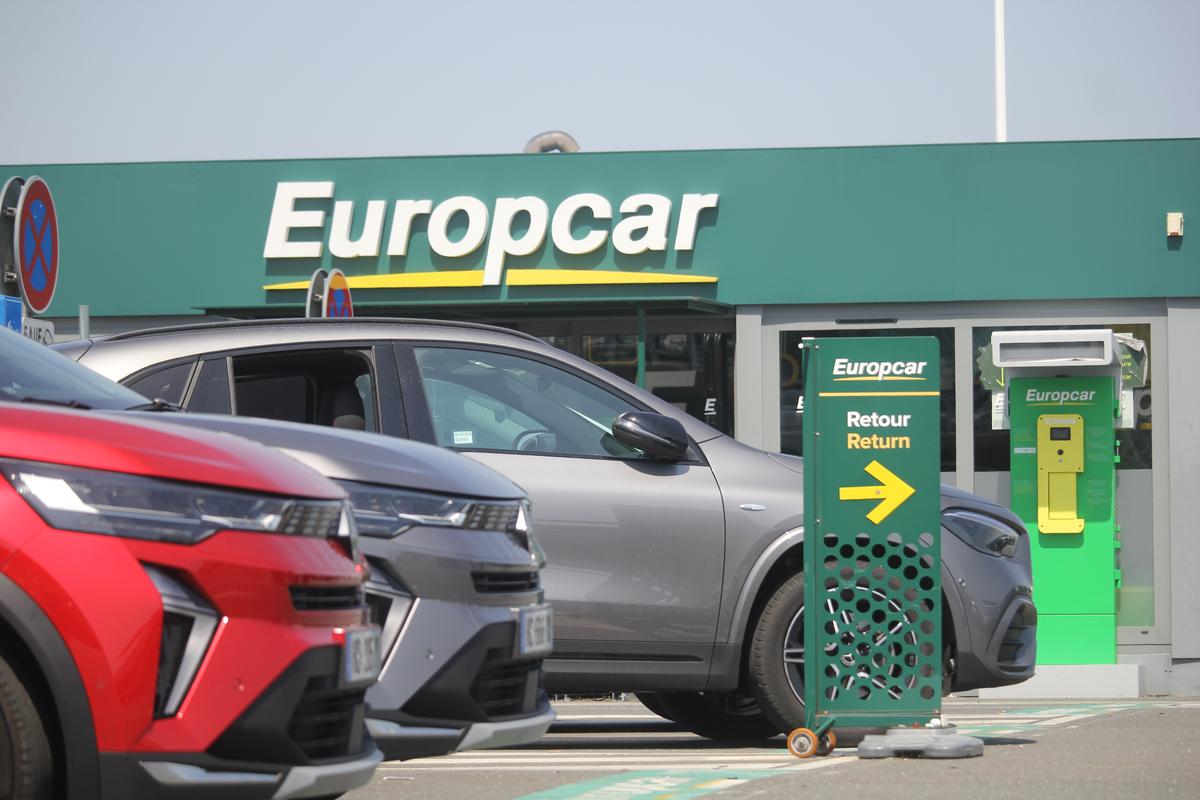 des clients se plaignent de l’agence Europcar à l’aéroport de Mérignac