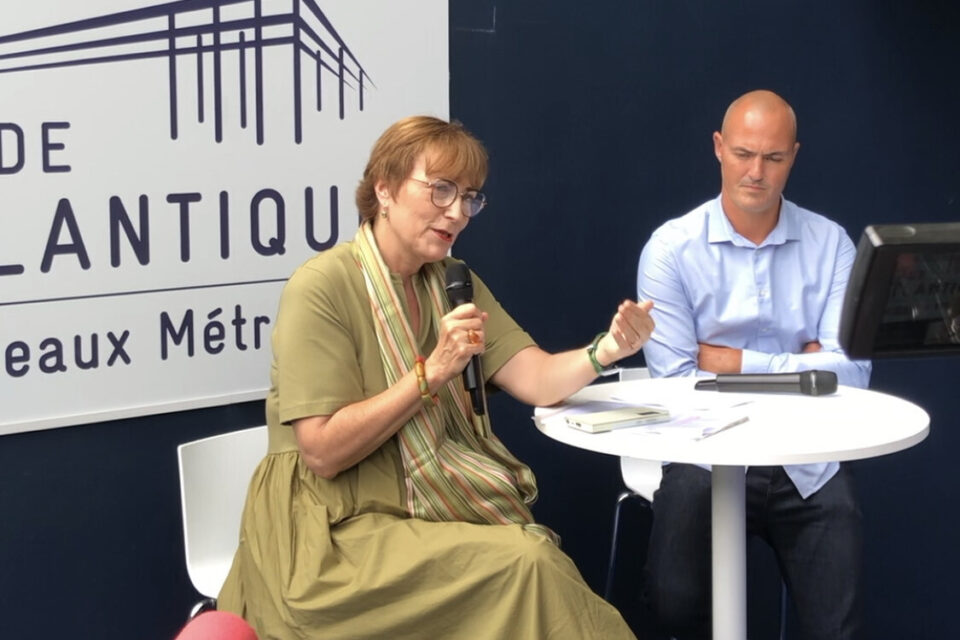 Brigitte Bloch, vice-présidente Tourisme, événements et équipements métropolitains Bordeaux Métropole, et Julien Cottin, le nouveau directeur du stade.