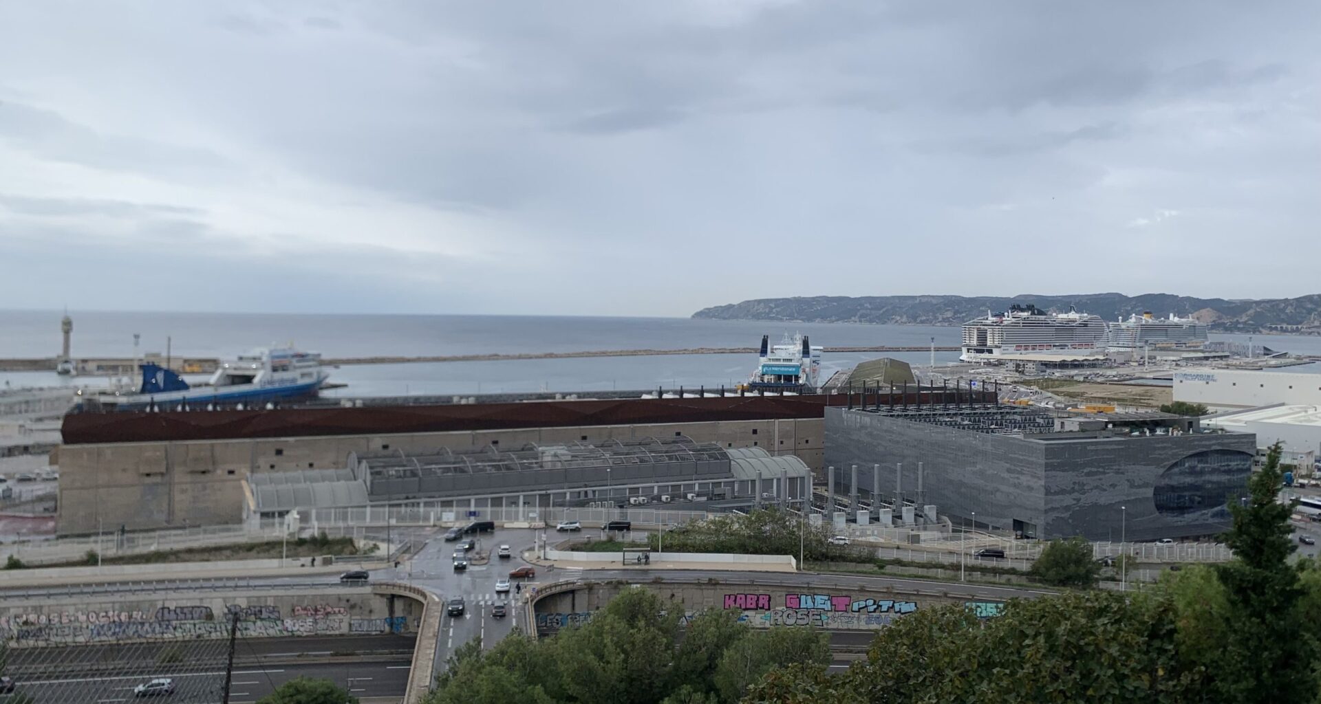 Marseille, exemple français du problème mondial de la prolifération de data centers