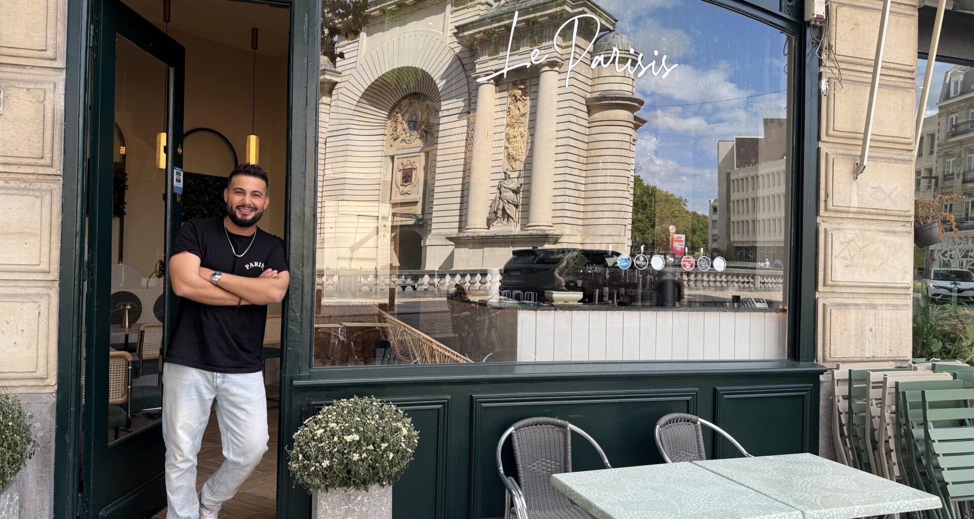 Le resto-bar à cocktails Parisis a ouvert à Lille-Centre avec une vue sur la Porte de Paris - 28/08/2025