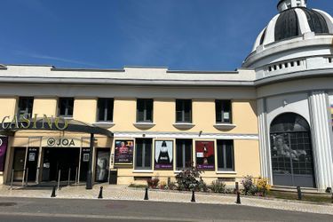 L'extérieur du cinéma JOA de Bagnoles-sur-Orne.