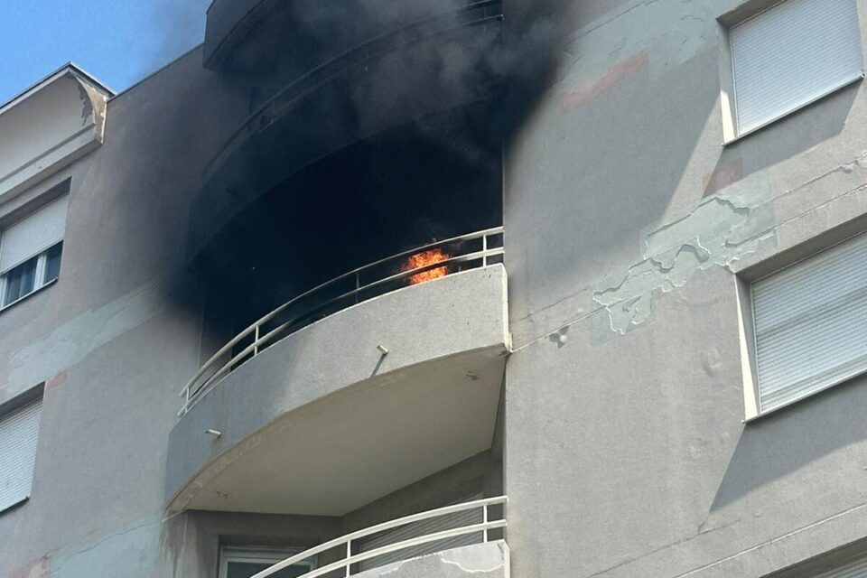 L'incendie s'est déclenché dans un appartement, au 5e étage d'un immeuble de Vénissieux.