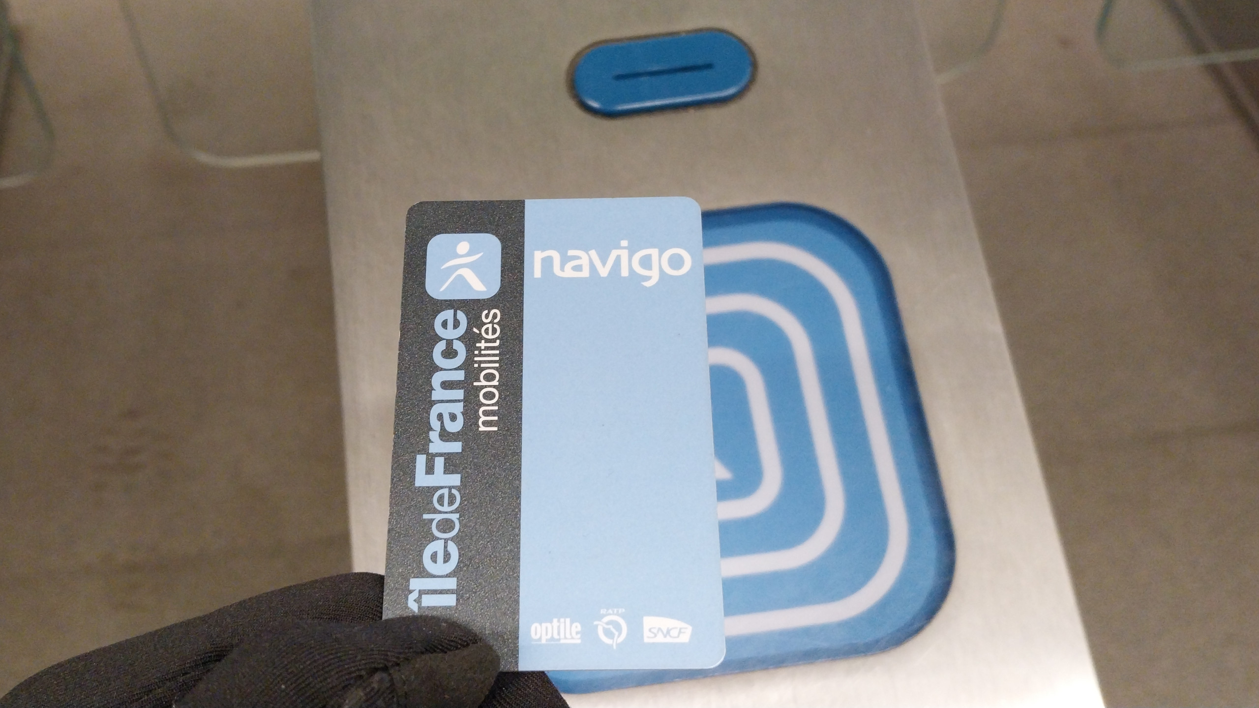 © Shutterstock - Navigo Annuel, Imagine R, Scol’R ou Liberté + : tour d’horizon des solutions proposées par Île-de-France Mobilités pour voyager malin à la rentrée.