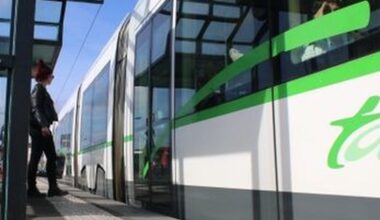 La conductrice d’un tramway sous le choc après une collision avec une voiture à Nantes