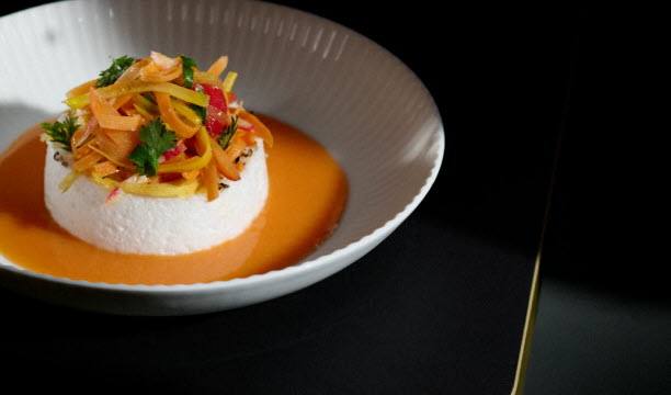 Installés au salon, à l’étage, les clients peuvent déguster une cuisine pâtissière digne d’un grand restaurant.   Photo DR
