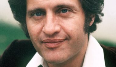 Joe Dassin : les rares confidences de son fils Julien sur le combat sans merci entre sa mère et sa grand-mère