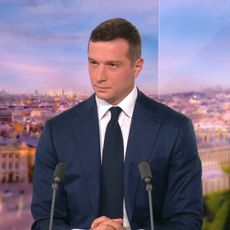 TF1