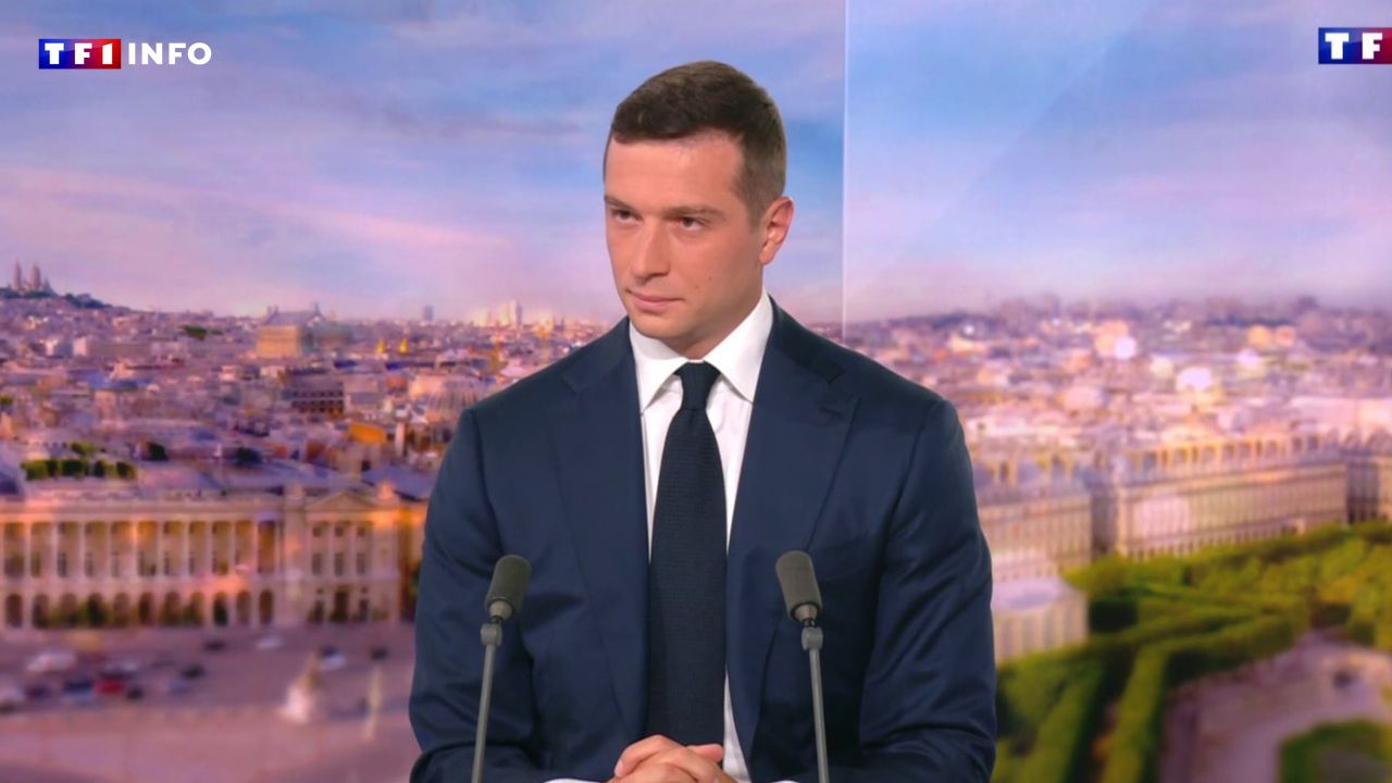 EN DIRECT - Budget 2026 : Bardella demande à Macron "une dissolution" ou "sa démission" pour "sortir de l'impasse"