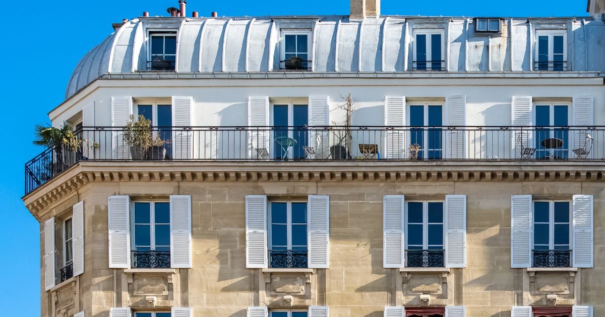 voici son appartement parisien place de la Bastille