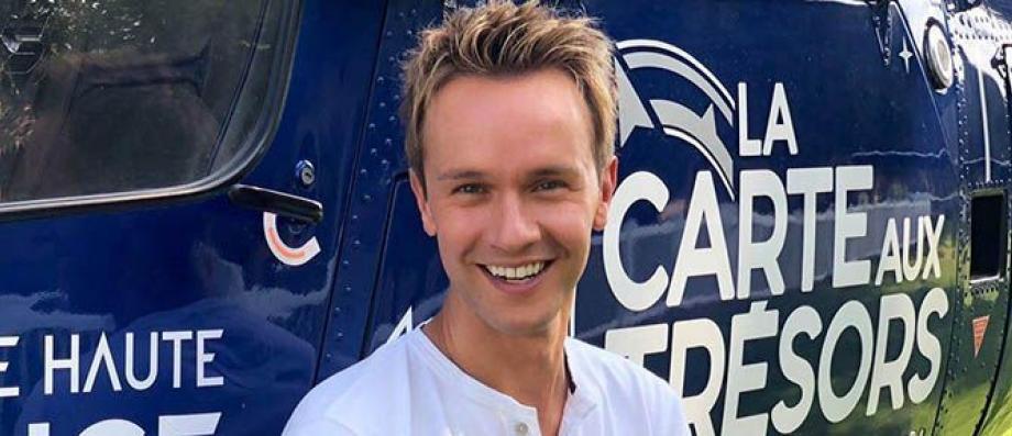 Cyril Féraud annonce qu'il arrête de présenter quatre de ses émissions sur le service public et explique les raisons de cette décision surprise : "Quand on devient papa, on voit les choses autrement" "