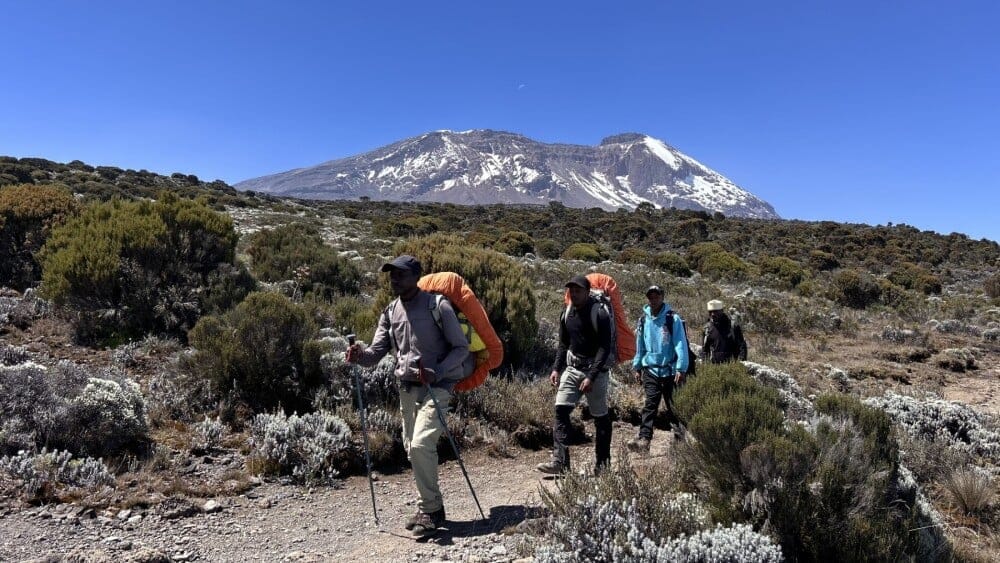 La route Machame permet d’accéder au toit de l’Afrique en six jours.