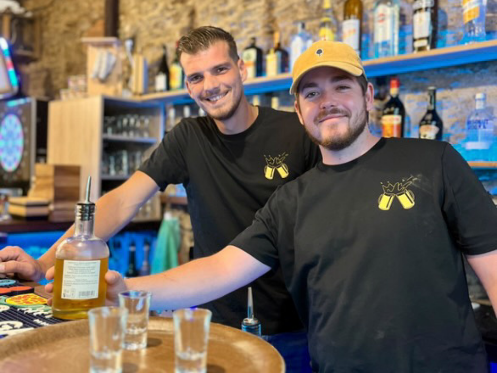 À Nantes, un nouveau "bar de copains" a ouvert dans un quartier festif du centre-ville
