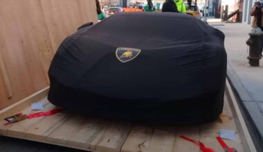 L'improbable livraison d'une Lamborghini Sián à 3,2 millions de $, dans une caisse en bois en plein New York
