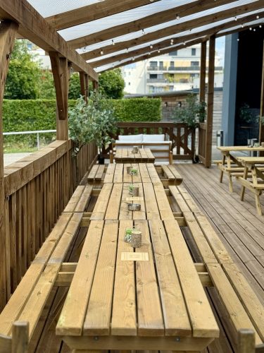 Le village secret 2 taverne terrasse mini golfIMG_4889 2
