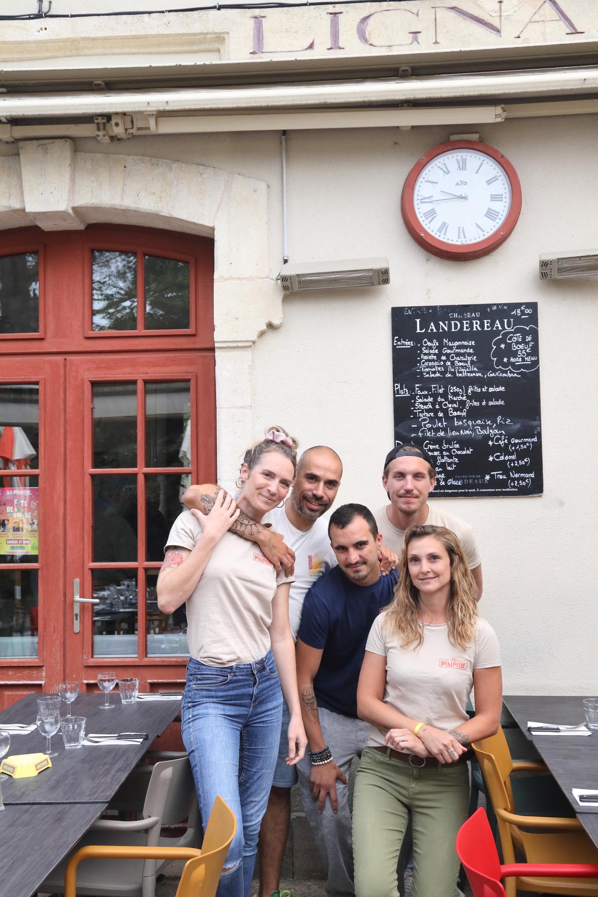 La Pimpine, café et restaurant, PMU-jeux, épicerie-dépôt de pain installé dans l’ancienne gare de Lignan, multiplie les animations. Damien Mitteau et son équipe