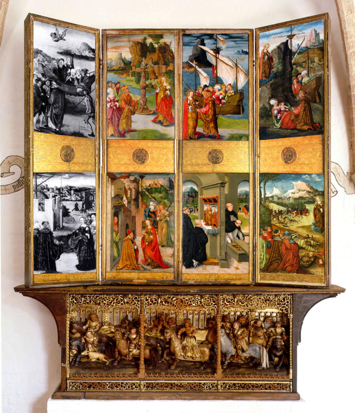 Le retable de Marie-Madeleine, une reconstruction antérieure de la Première Transfiguration avec les deux panneaux achetés en 2025 (toujours en noir et blanc) et les deux panneaux du Allen Memorial Art Museum (États-Unis).