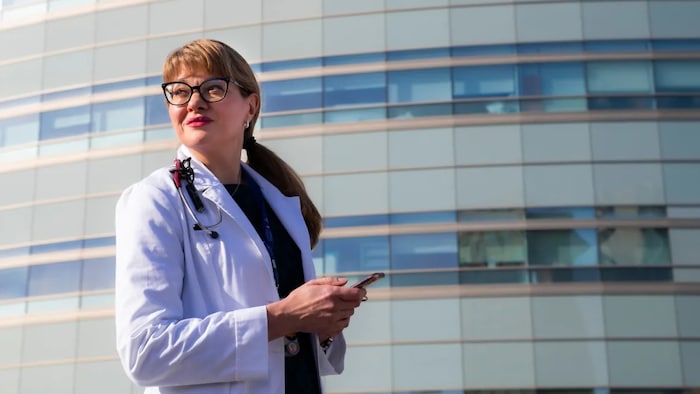 Lynora Saxinger, médecin spécialiste des maladies infectieuses à l'Université de l'Alberta.