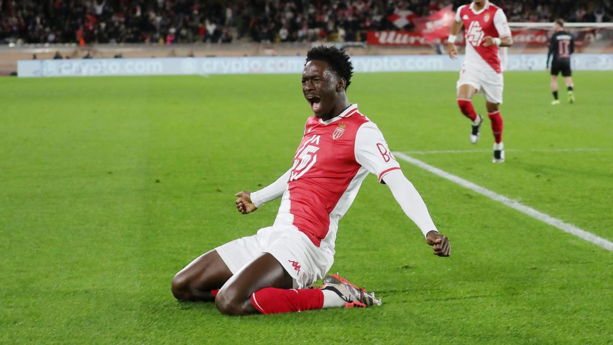 Nottingham Forest fait une nouvelle offre pour Soungoutou Magassa