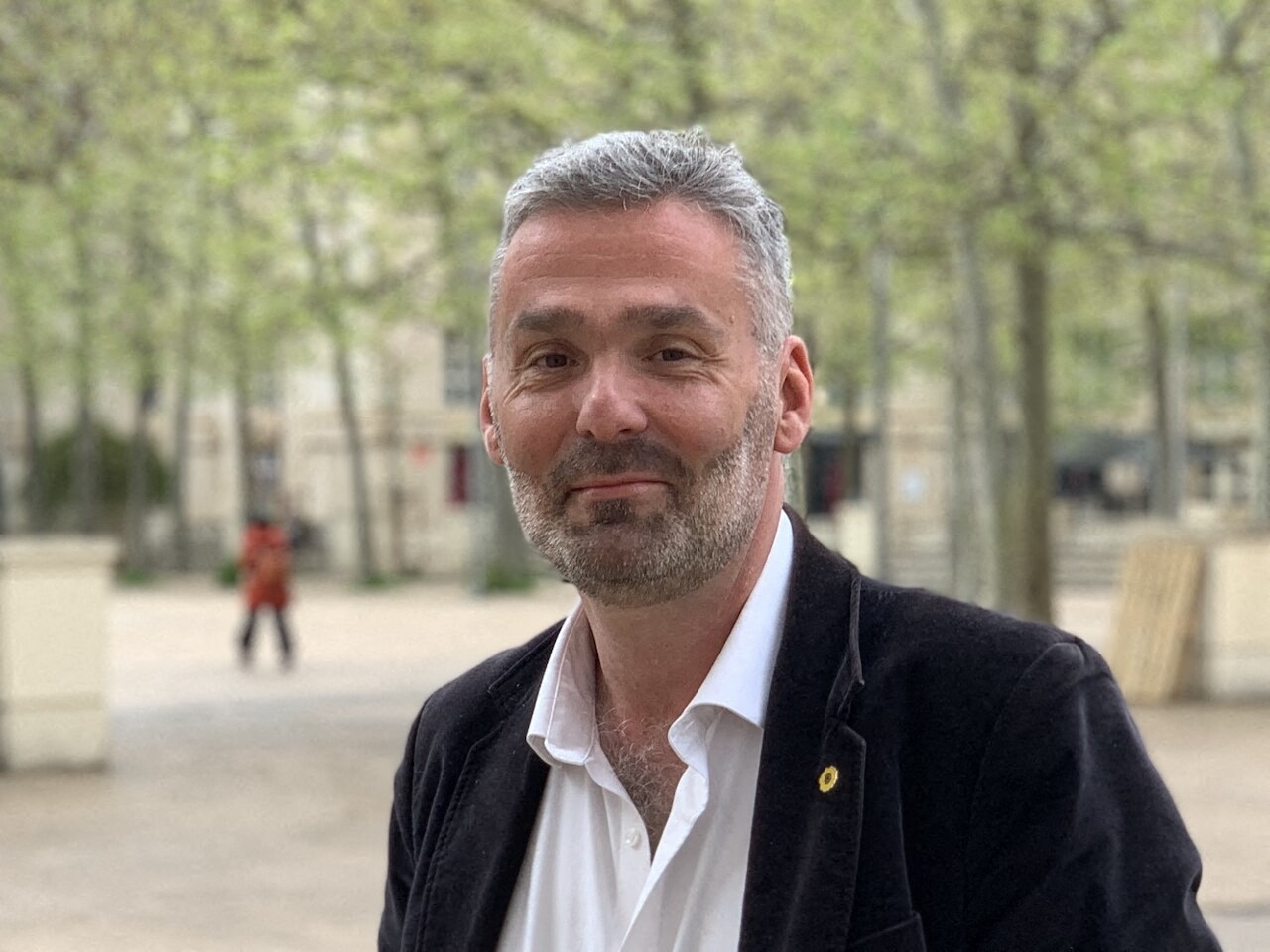 que reproche l'élu Manu Reynaud au député Jean-Louis Roumegas ?
