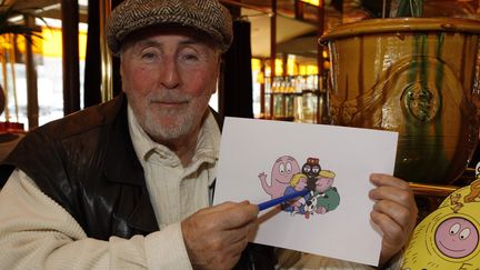 Talus Taylor (1929-2015), le père des Barbapapa, le 17 mars 2009, à la brasserie Zeyer, à Paris, où il a créé les célèbres créatures avec son épouse Annette Tison. (HUMBERTO DE OLIVEIRA / MAXPPP)