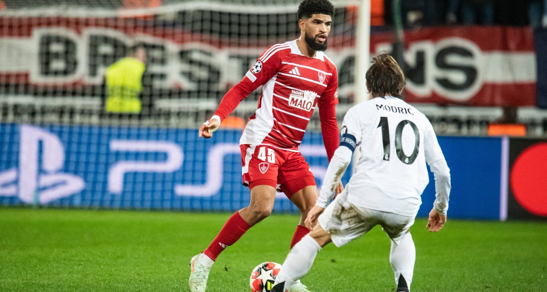 Le milieu de terrain Mahdi Camara finalement vers Rennes plutôt que vers l'OGC Nice?