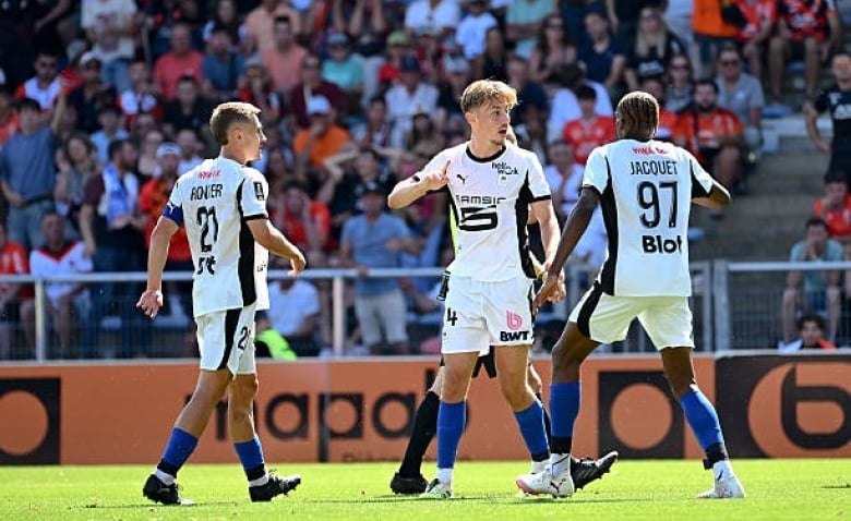 Illustration : "Mercato Rennes : Un double coup de génie inespéré en passe d'être conclu par Désiré !"