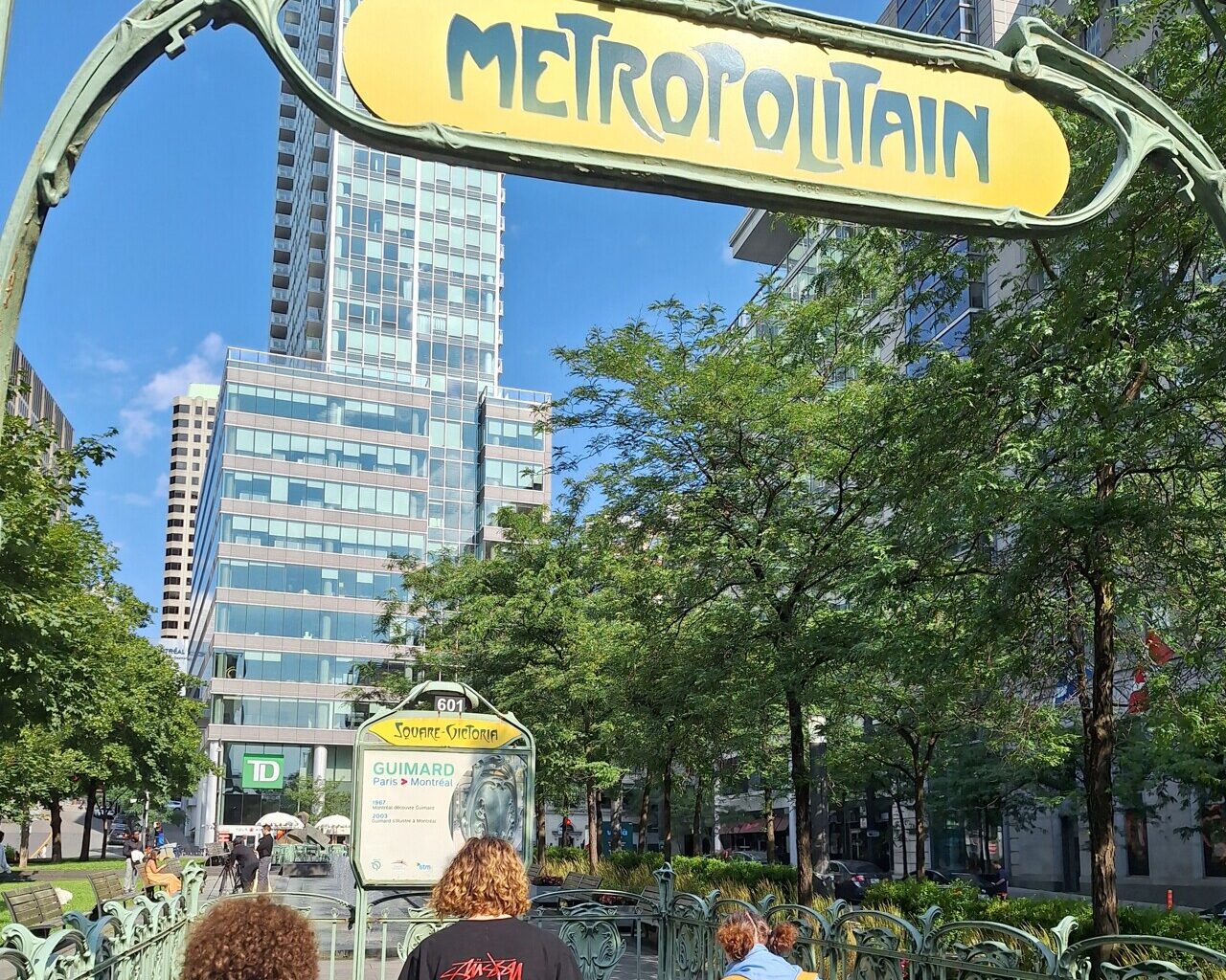 Que fait cette entrée du métro de Paris de l'autre côté de l'Atlantique ?