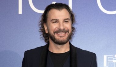 Michael Youn se casse une dent et envoie le résultat à Rayane Bensetti, il a son meilleur fou-rire